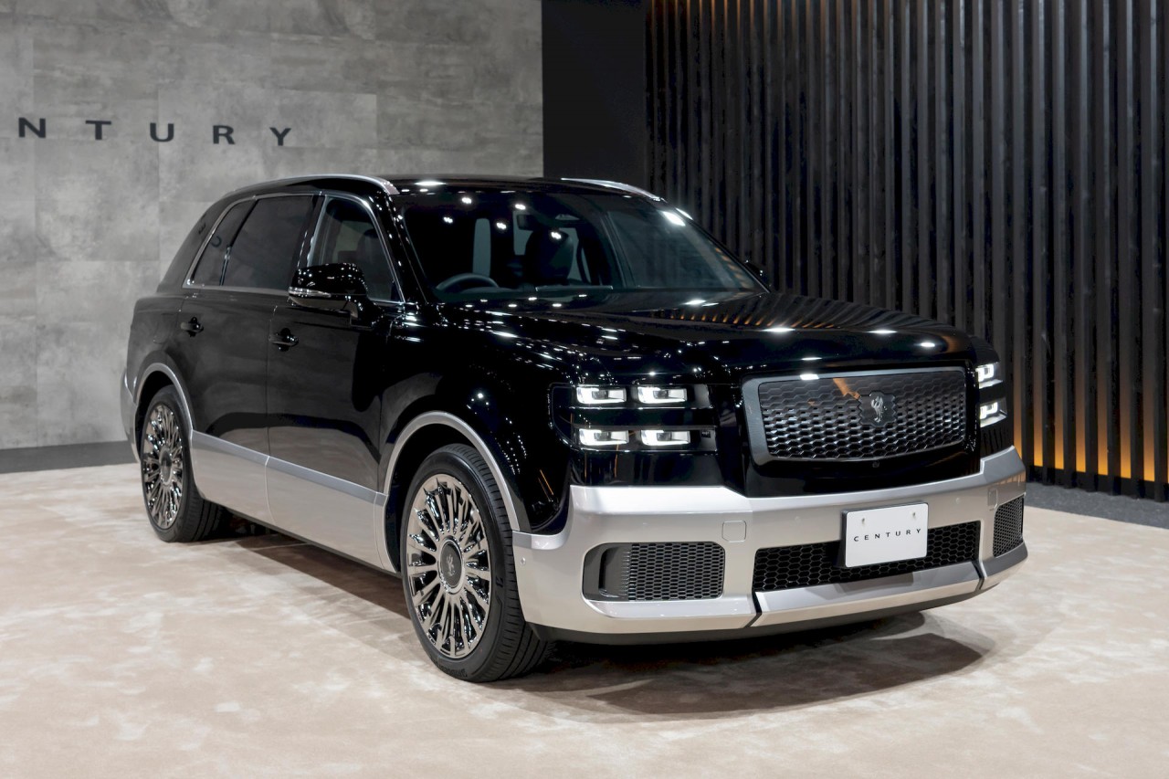 Cận cảnh xe 'dành cho chủ tịch' Toyota Century SUV vừa được ra mắt