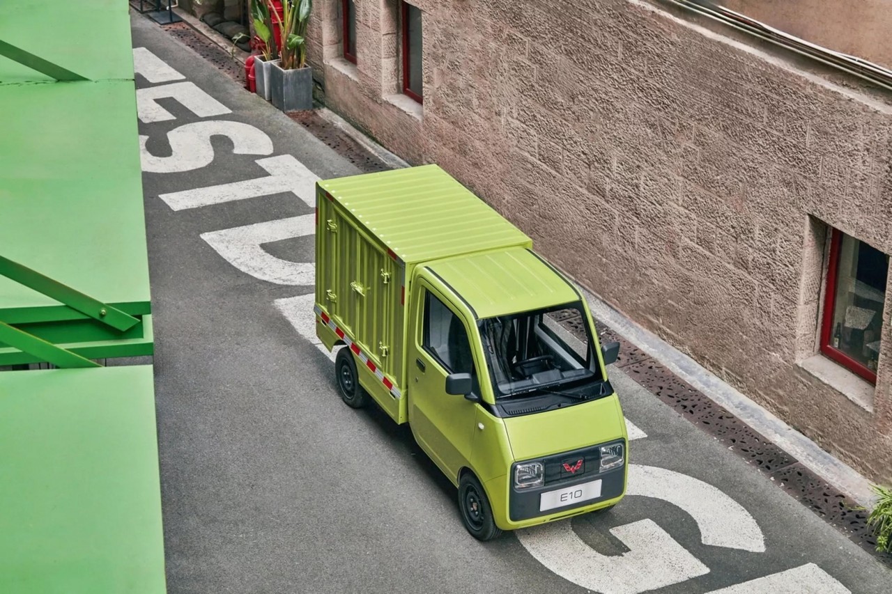 Cận cảnh Wuling E10 - xe tải điện mini dành cho đô thị Cận cảnh Wuling E10 - xe tải điện mini dành cho đô thị