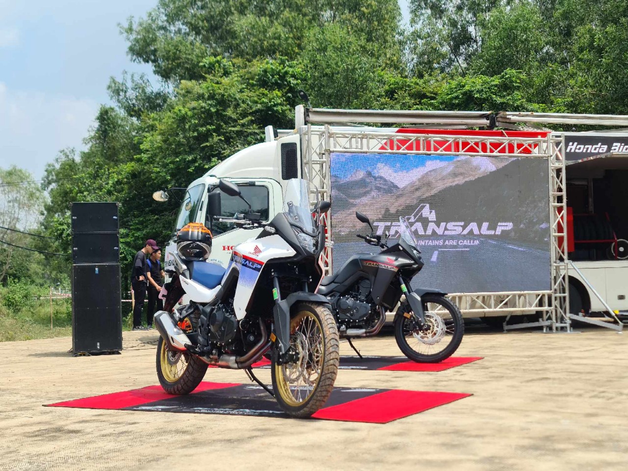 Mô tô đa địa hình Honda XL750 Transalp ra mắt tại Việt Nam Mô tô đa địa hình Honda XL750 Transalp ra mắt tại Việt Nam