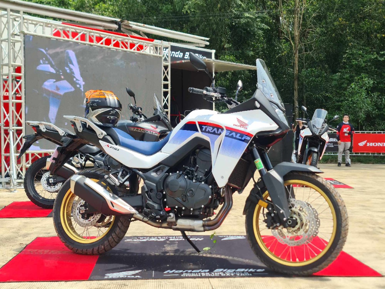 Mô tô đa địa hình Honda XL750 Transalp ra mắt tại Việt Nam Mô tô đa địa hình Honda XL750 Transalp ra mắt tại Việt Nam