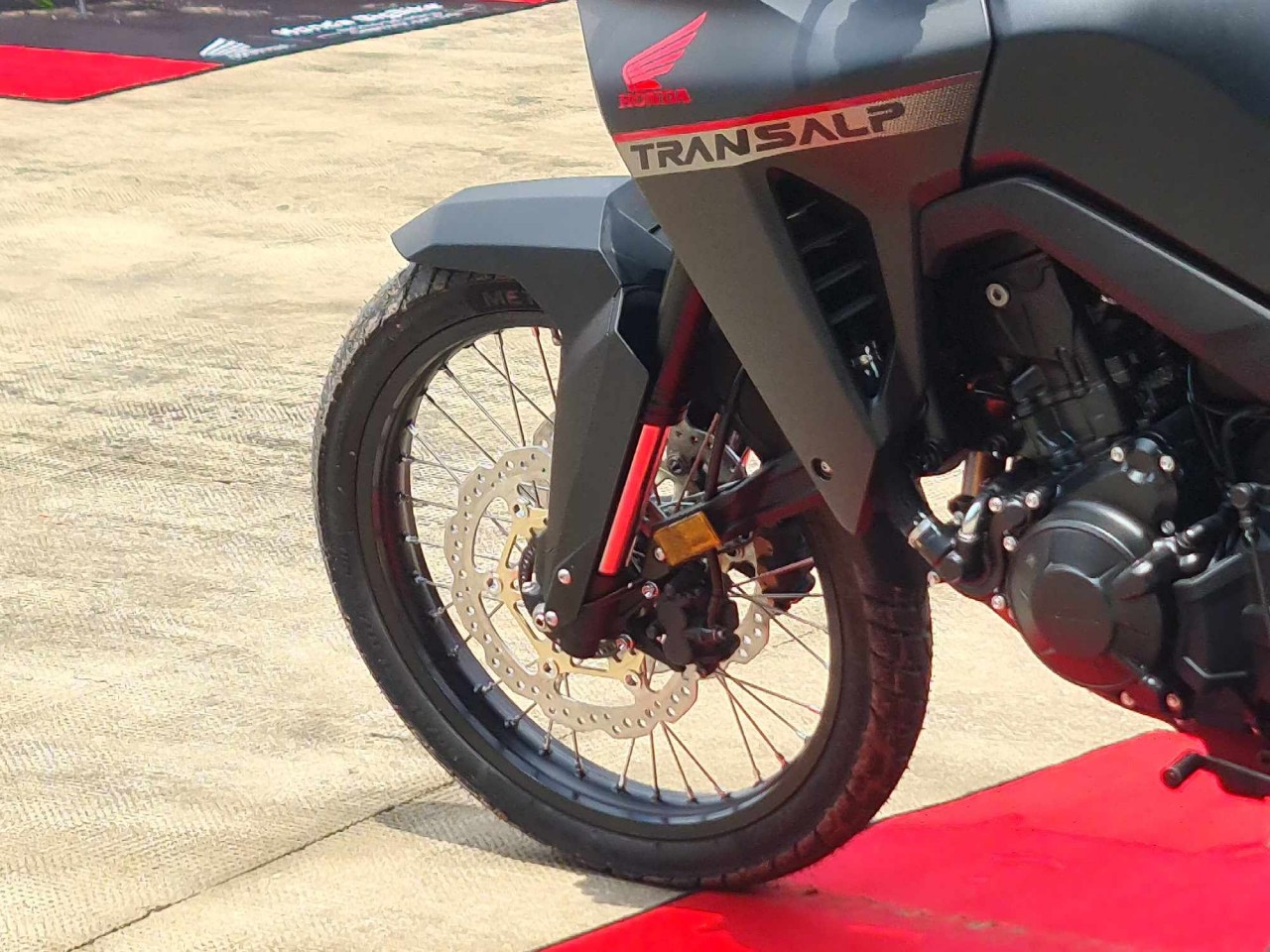 Mô tô đa địa hình Honda XL750 Transalp ra mắt tại Việt Nam Mô tô đa địa hình Honda XL750 Transalp ra mắt tại Việt Nam