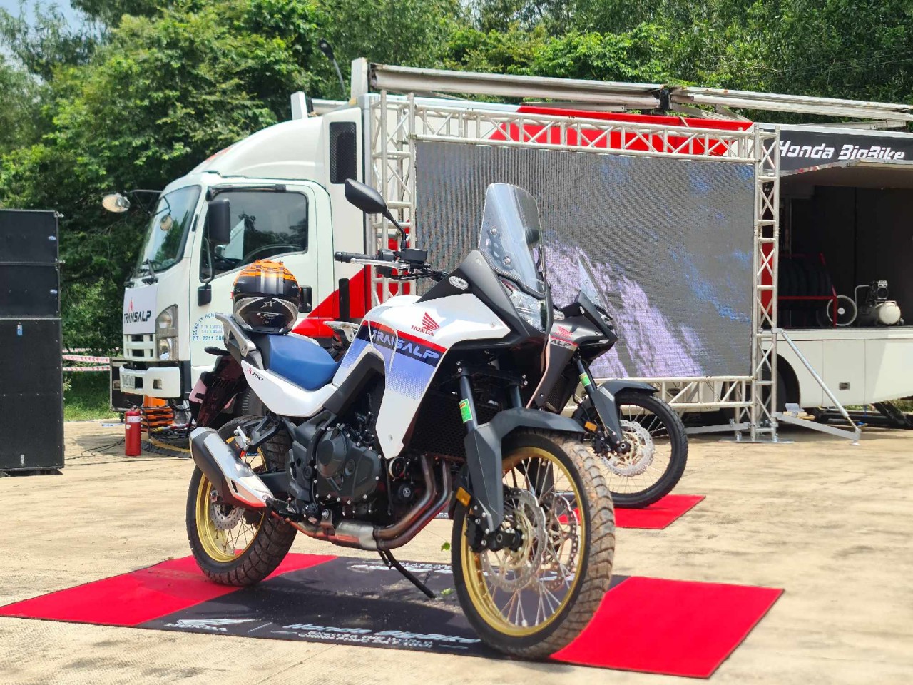 Mô tô đa địa hình Honda XL750 Transalp ra mắt tại Việt Nam Mô tô đa địa hình Honda XL750 Transalp ra mắt tại Việt Nam