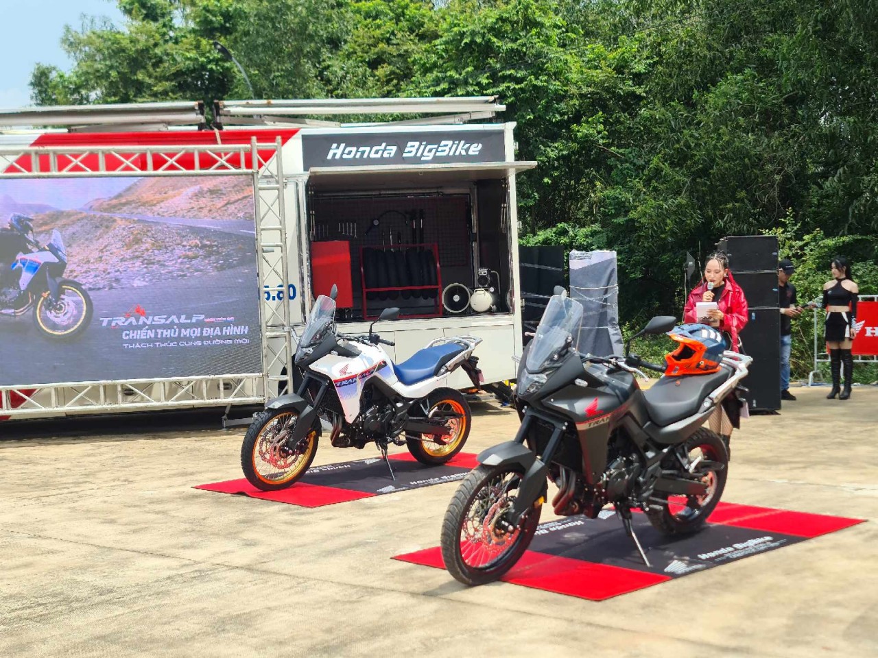 Mô tô đa địa hình Honda XL750 Transalp ra mắt tại Việt Nam Mô tô đa địa hình Honda XL750 Transalp ra mắt tại Việt Nam
