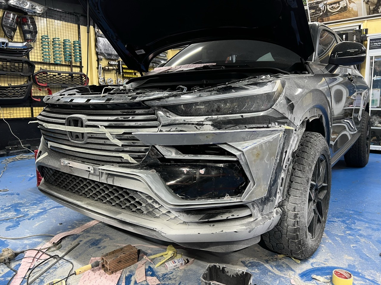 Thợ Việt 'hồ biến' Honda HR-V thành Lamborghini Urus Thợ Việt 'hồ biến' Honda HR-V thành Lamborghini Urus