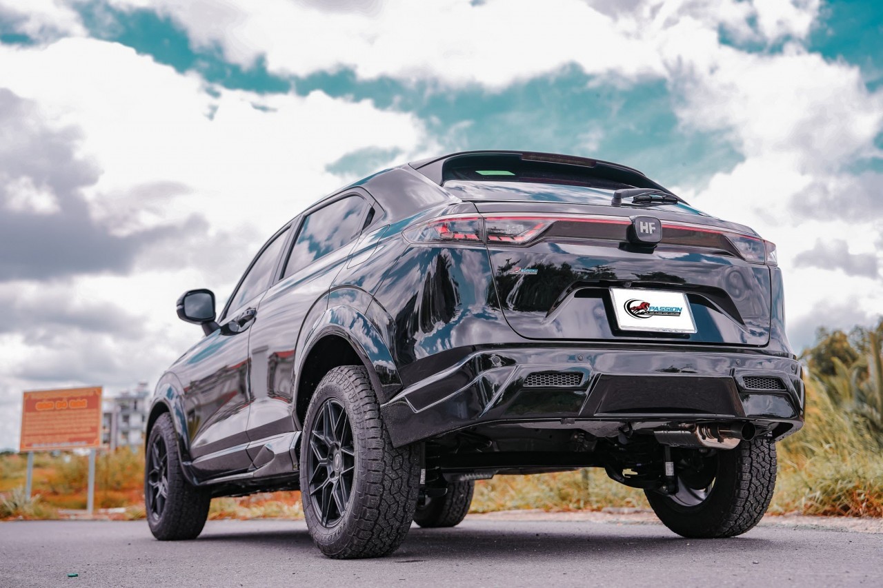 Thợ Việt 'hồ biến' Honda HR-V thành Lamborghini Urus Thợ Việt 'hồ biến' Honda HR-V thành Lamborghini Urus