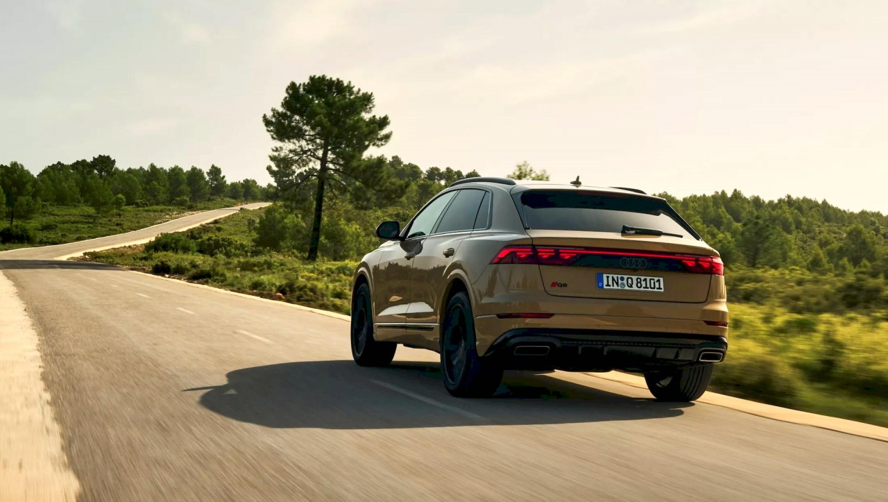 Cận cảnh bộ đôi Audi Q8 và SQ8 2024 với các nâng cấp mới