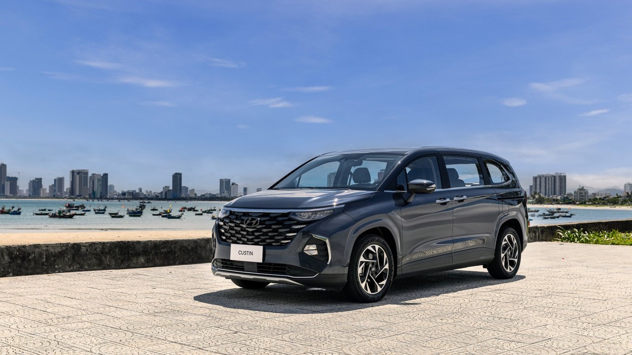 MPV gia đình Hyundai Custin có giá từ 850 triệu đồng tại Việt Nam