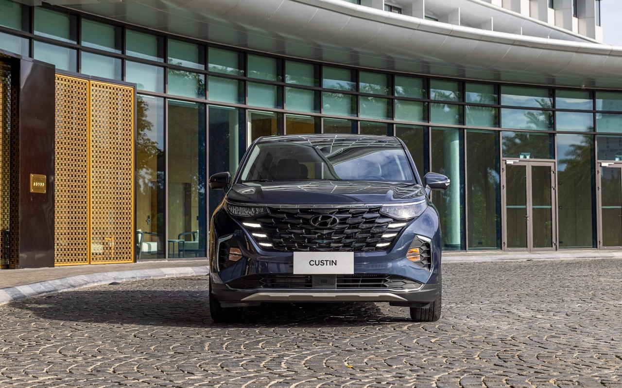 Hyundai Custin có giá từ 850 triệu đồng tại Việt Nam Hyundai Custin có giá từ 850 triệu đồng tại Việt Nam