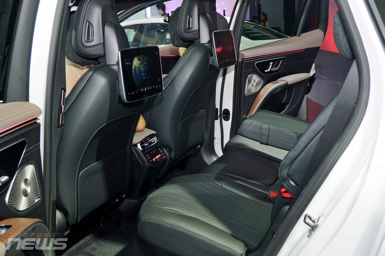 Soi chi tiết xe điện Mercedes-Benz EQS 500 4Matic giá 5 tỷ đồng Soi chi tiết xe điện Mercedes-Benz EQS 500 4Matic giá 5 tỷ đồng