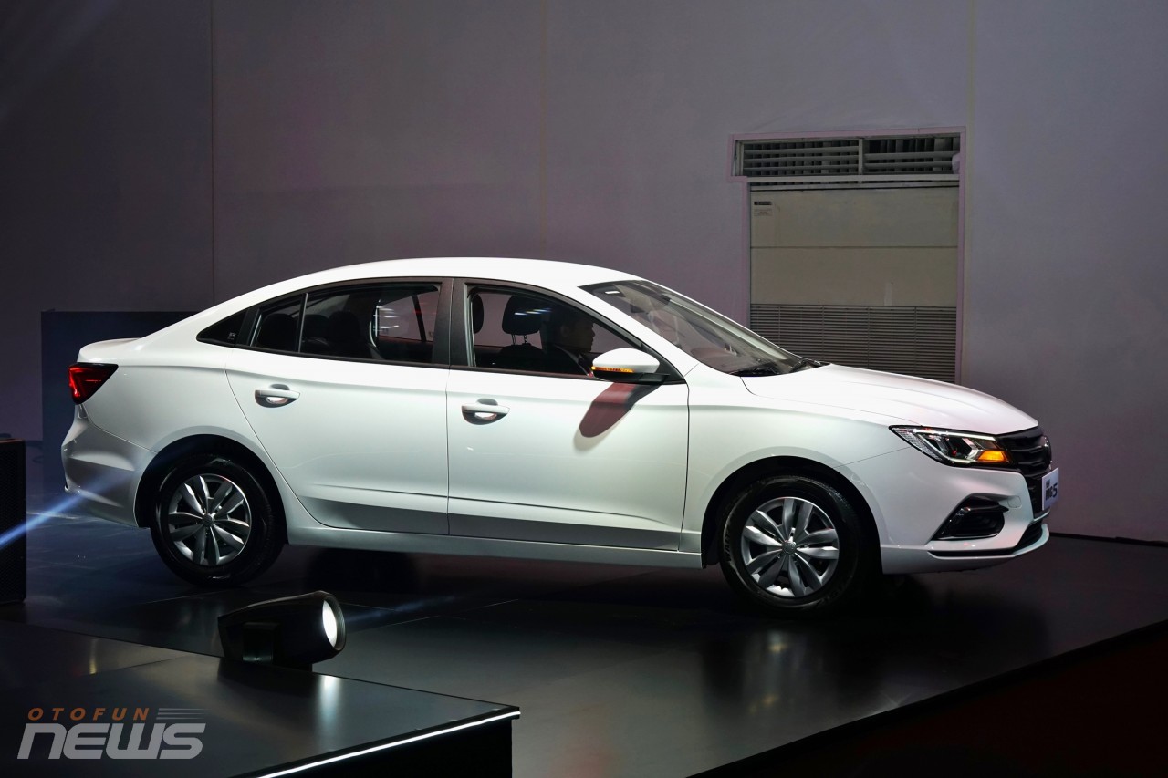 MG5 giảm giá sốc, sedan hạng C rẻ hơn cả xe hạng A MG5 giảm giá sốc, sedan hạng C rẻ hơn cả xe hạng A