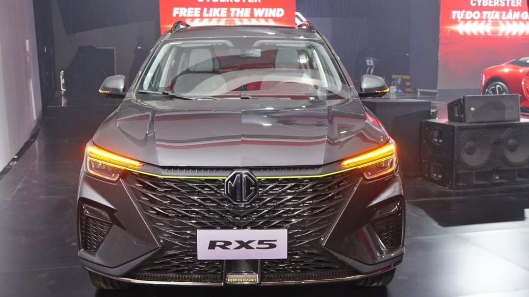 Xe MG RX5 giảm giá thấp hơn tất cả các đối thủ, khách vẫn e dè