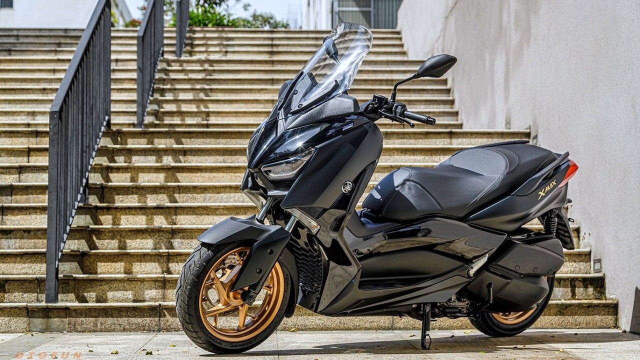 Đánh giá Yamaha XMAX 300: Đi phượt hay chạy phố đều khỏe