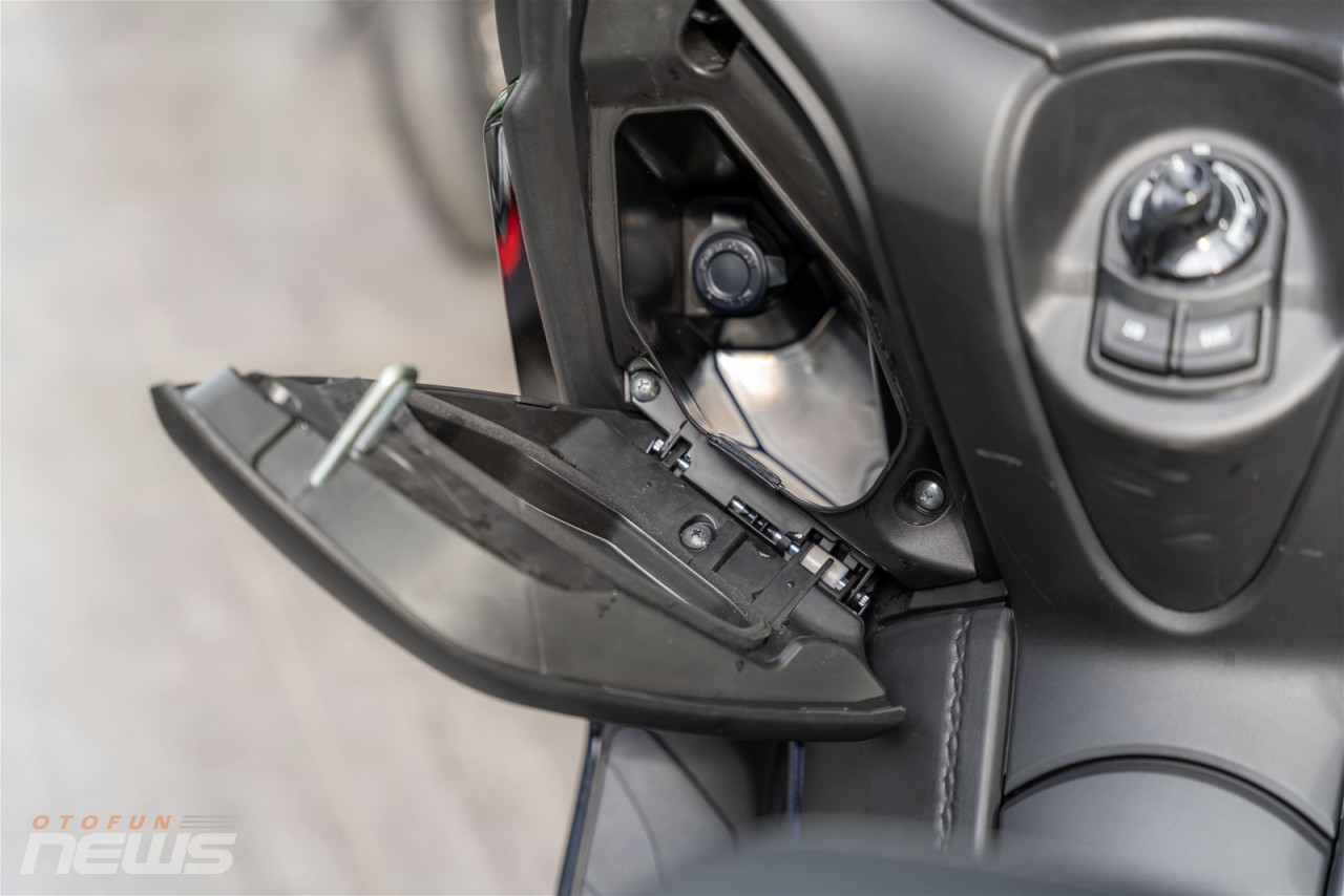 Đánh giá Yamaha XMAX 300: Đi phượt hay chạy phố đều khỏe Đánh giá Yamaha XMAX 300: Đi phượt hay chạy phố đều khỏe