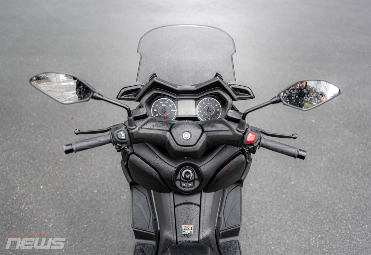Đánh giá Yamaha XMAX 300: Đi phượt hay chạy phố đều khỏe Đánh giá Yamaha XMAX 300: Đi phượt hay chạy phố đều khỏe