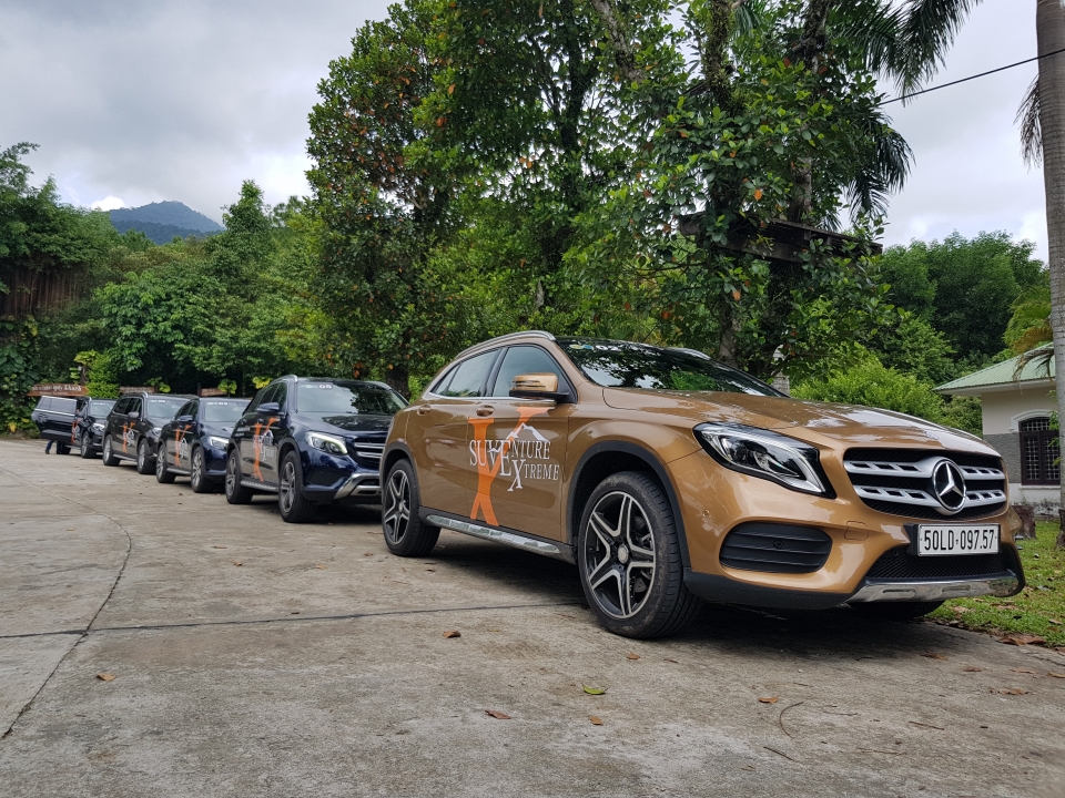 suventure extreme bang rung vuot suoi pha xe mercedes benz
