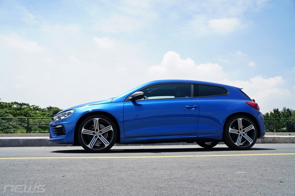 Đánh giá nhanh Volkswagen Scirocco R: "Hot-hatch" dành cho tín đồ tốc độ danh gia nhanh volkswagen scirocco r hot hatch danh cho tin do toc do
