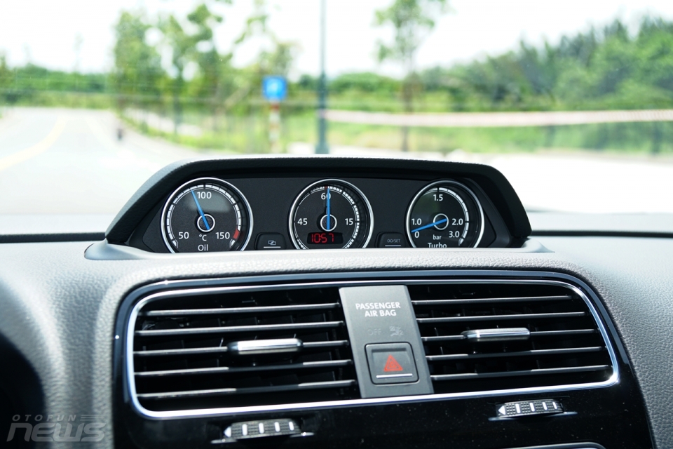 Đánh giá nhanh Volkswagen Scirocco R: "Hot-hatch" dành cho tín đồ tốc độ danh gia nhanh volkswagen scirocco r hot hatch danh cho tin do toc do