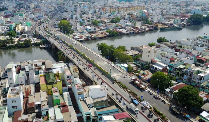 tp ho chi minh cau nhi thien duong thong xe truoc ba thang