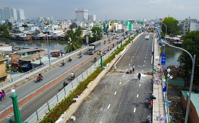 tp ho chi minh cau nhi thien duong thong xe truoc ba thang