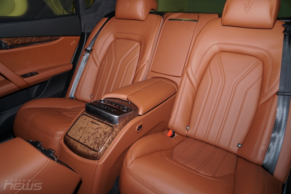maserati quattroporte granlusso doc nhat viet nam co gia hon 8 ty dong