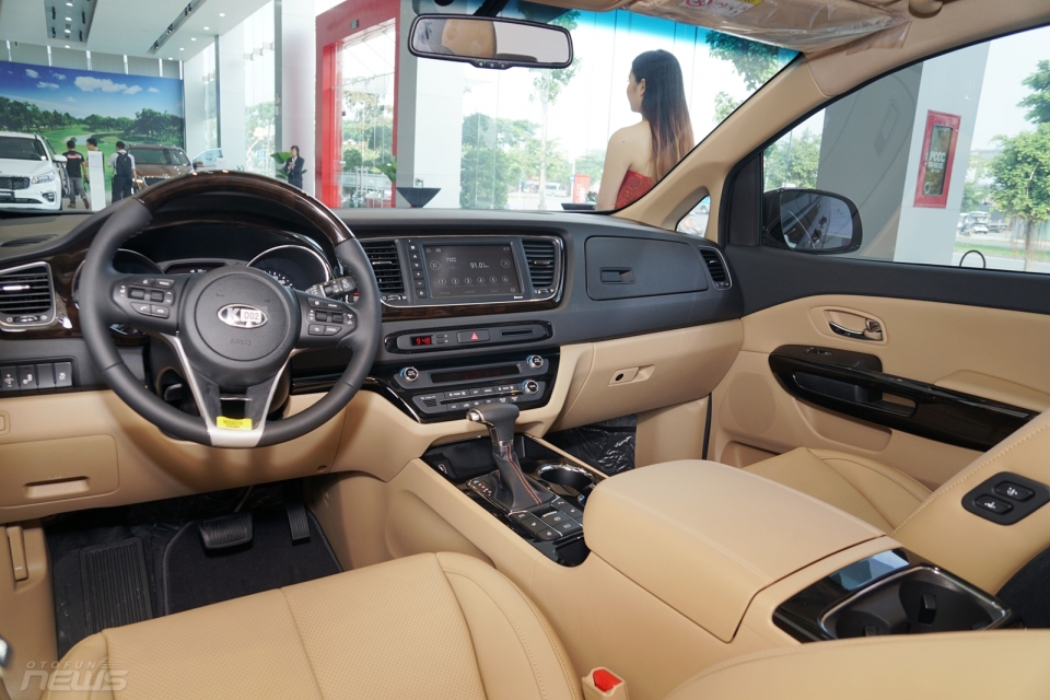 chi tiet kia sedona moi vua duoc ra mat
