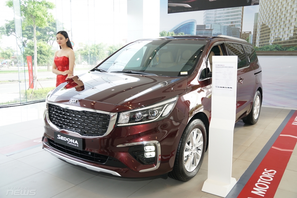 chi tiet kia sedona moi vua duoc ra mat