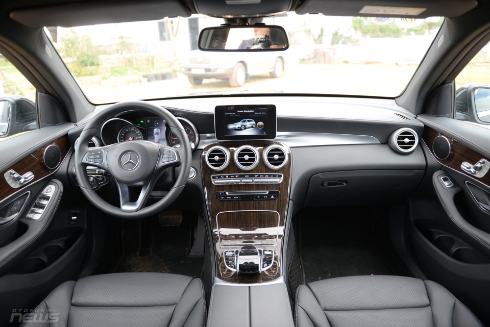 Trải nghiệm nhanh Mercedes-Benz GLC 200 giá 1,6 tỷ đồng trai nghiem nhanh mercedes benz glc 200 gia 16 ty re nhat trong dong glc