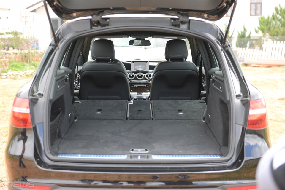 Mercedes Benz Việt Nam triệu hồi 5.000 xe GLC vì lỗi đai an toàn mercedes benz viet nam trieu hoi 5000 xe glc vi loi dai an toan
