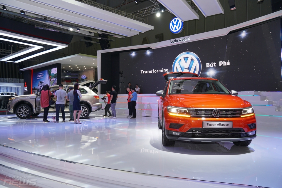 da co 30 nguoi dat mua volkswagen touareg du xe chua co gia chinh thuc