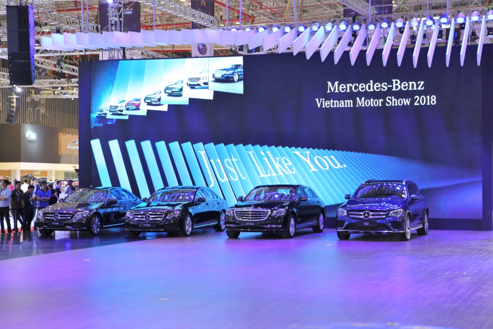 Mercedes-Benz mang dàn xe hùng hậu đến triển lãm VMS 2018 mercedes benz mang dan xe hung hau den trien lam