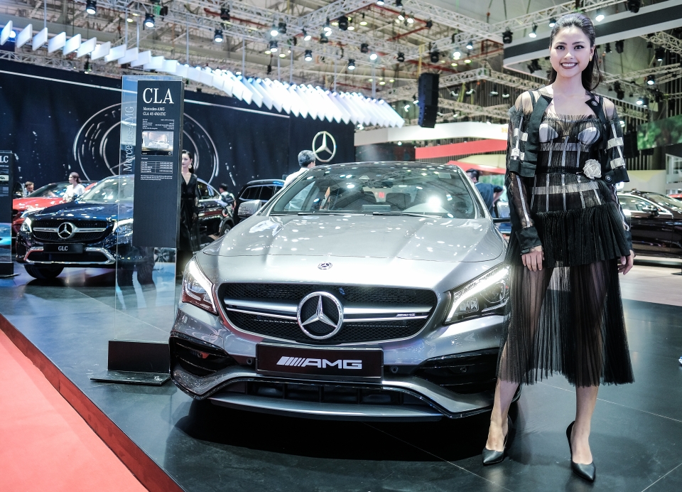 Mercedes-Benz mang dàn xe hùng hậu đến triển lãm VMS 2018 mercedes benz mang dan xe hung hau den trien lam