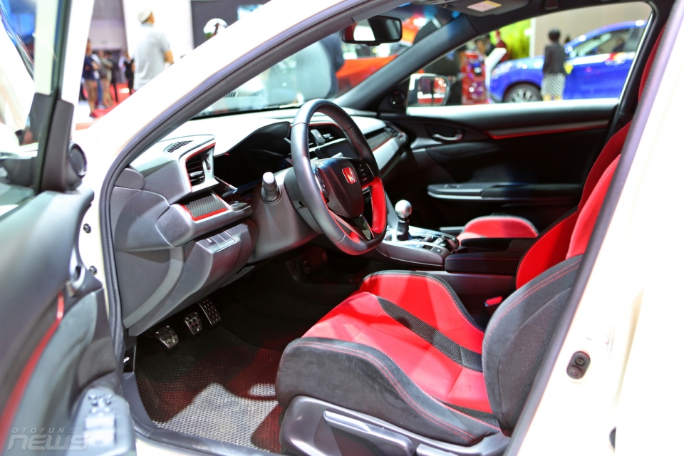 Honda Civic Type R - xe dẫn động cầu trước mạnh nhất trong lịch sử honda civic type r chiec xe dan dong cau truoc manh nhat trong lich su