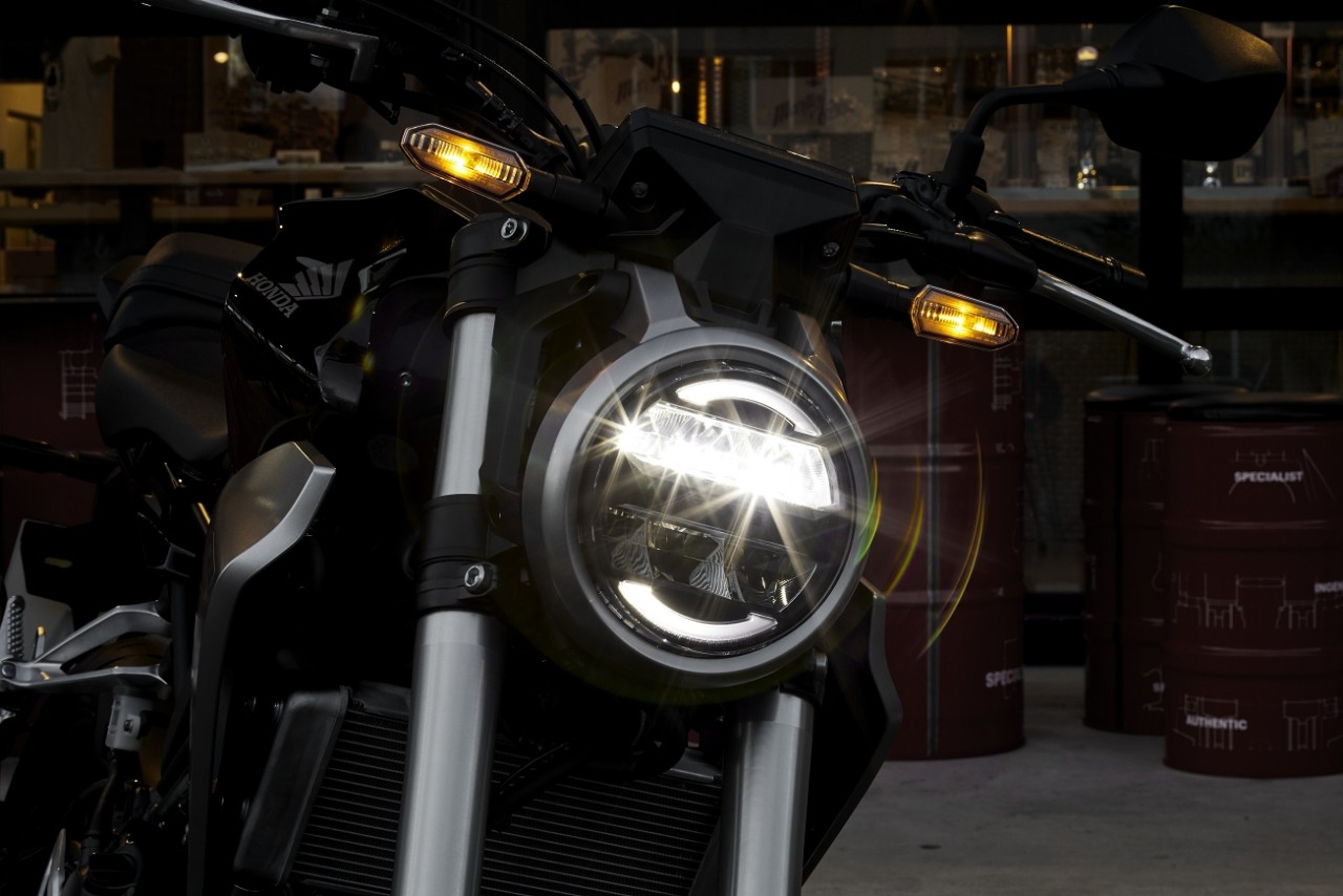 Honda CB300R phân phối chính hãng với giá 140 triệu đồng honda cb300r phan phoi chinh hang voi gia 140 trieu dong