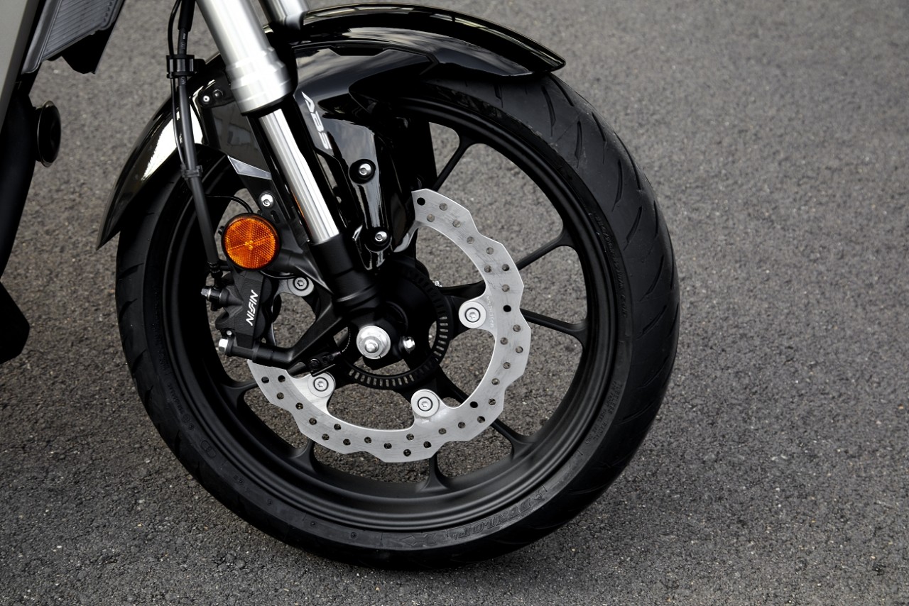 Honda CB300R phân phối chính hãng với giá 140 triệu đồng honda cb300r phan phoi chinh hang voi gia 140 trieu dong