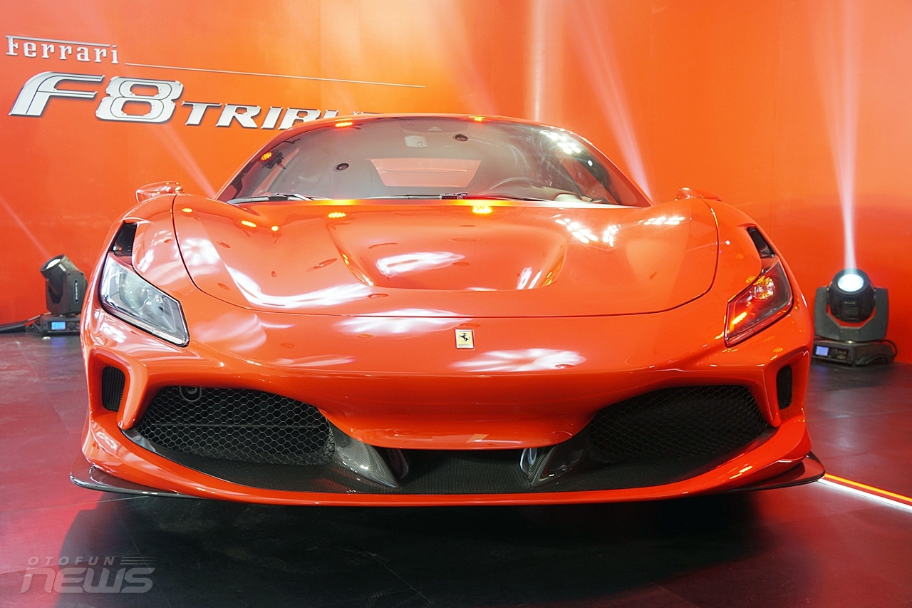 Cận cảnh 'siêu ngựa' Ferrari F8 đầu tiên tại Việt Nam can canh sieu ngua ferrari f8 dau tien tai viet nam