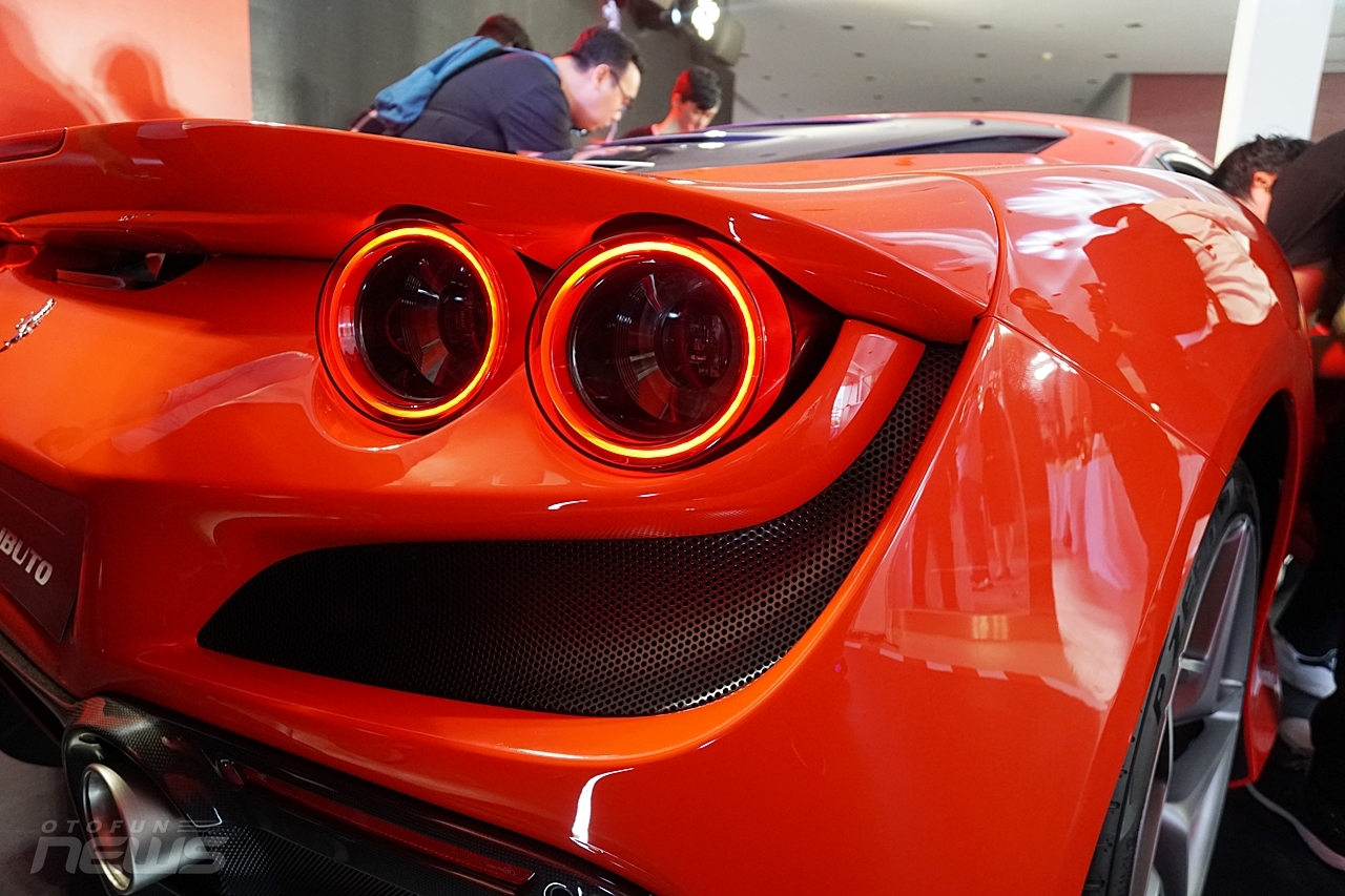 Cận cảnh 'siêu ngựa' Ferrari F8 đầu tiên tại Việt Nam can canh sieu ngua ferrari f8 dau tien tai viet nam