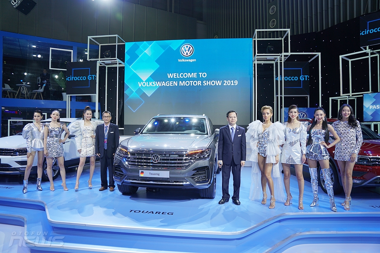 Volkswagen công bố giá bán mẫu SUV cao cấp Touareg 2019 vms 2019 volkswagen cong bo gia ban ma u suv cao cap touareg 2019