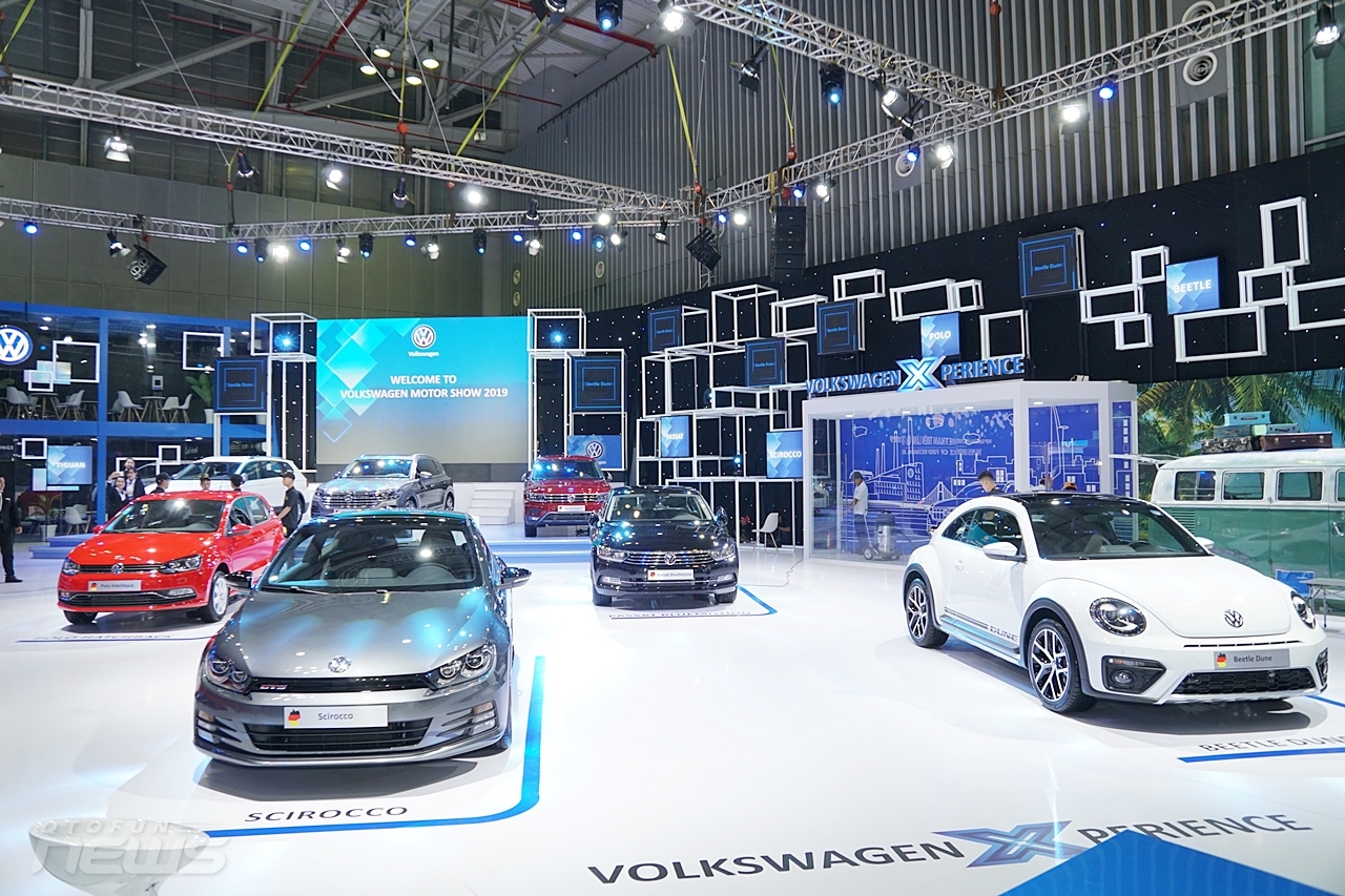 Volkswagen công bố giá bán mẫu SUV cao cấp Touareg 2019 vms 2019 volkswagen cong bo gia ban ma u suv cao cap touareg 2019
