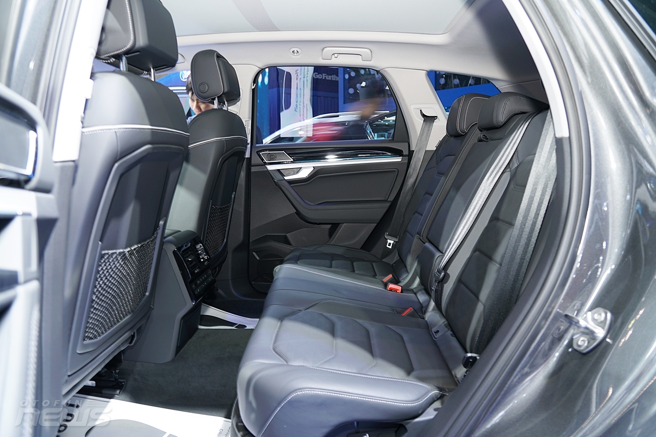 Volkswagen Touareg 2019 SUV cao cấp giá 3,1 tỷ đồng volkswagen touareg 2019 suv cao cap gia 31 ty dong