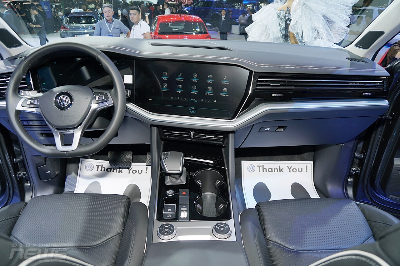 Volkswagen Touareg 2019 SUV cao cấp giá 3,1 tỷ đồng volkswagen touareg 2019 suv cao cap gia 31 ty dong
