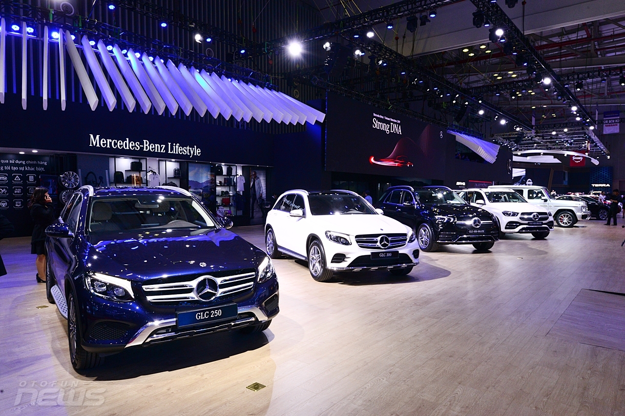 Mercedes-Benz mang 19 xe đến triển lãm mercedes benz mang 19 xe den trien lam