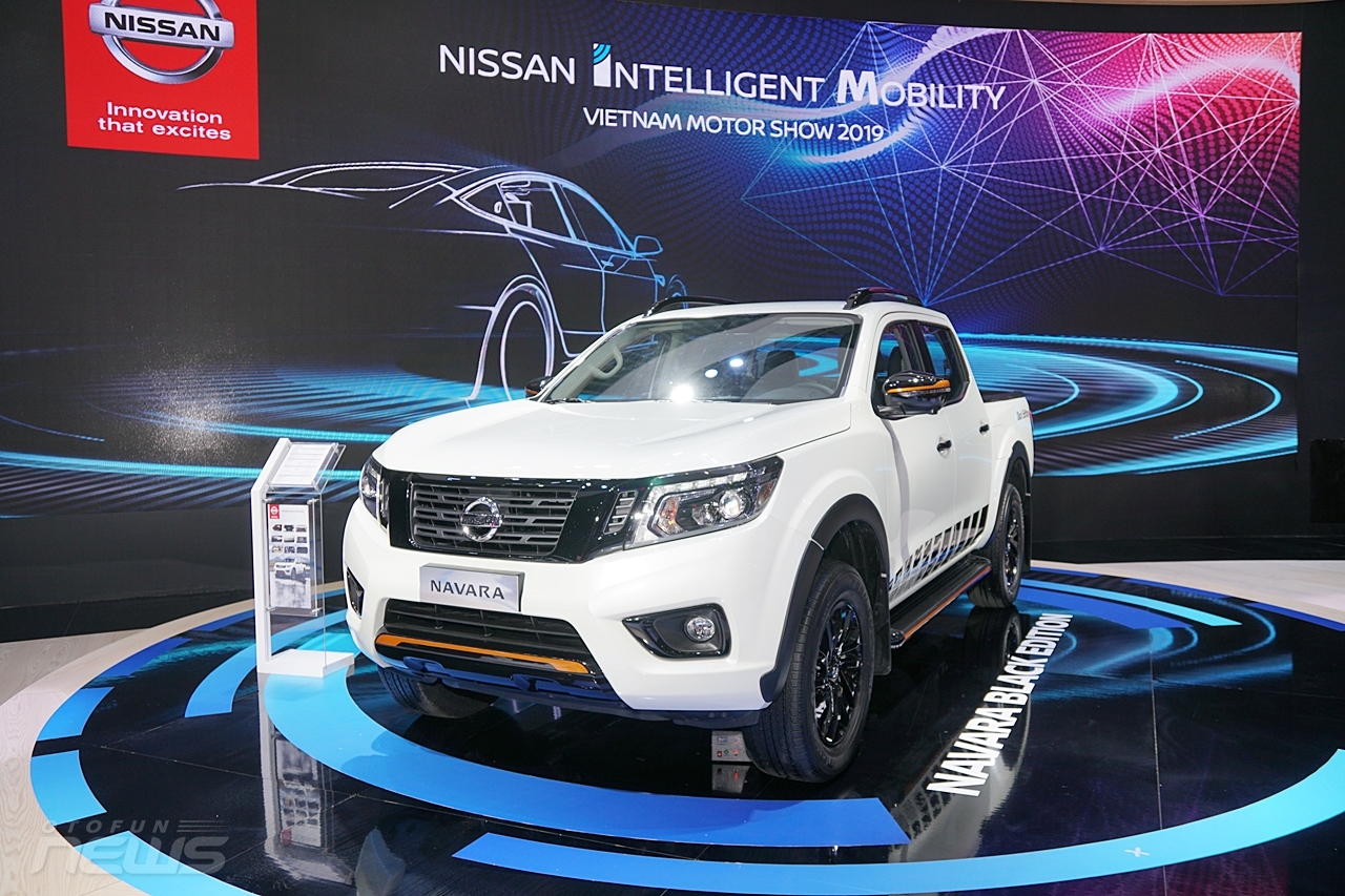 can canh phien ban dac biet nissan navara black edition a ivi