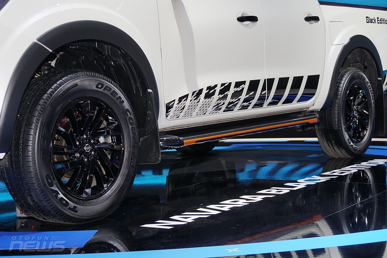 can canh phien ban dac biet nissan navara black edition a ivi
