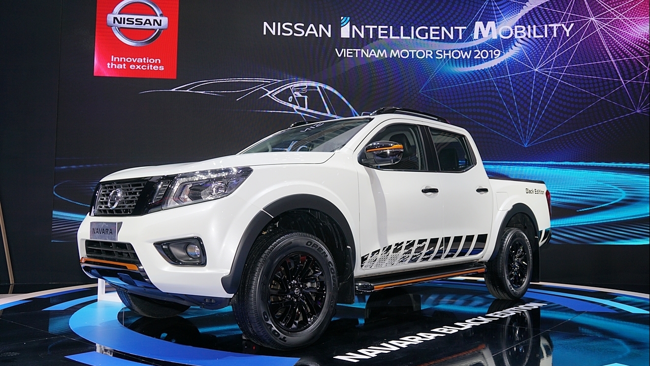 Cận cảnh phiên bản đặc biệt Nissan Navara Black Edition A-IVI
