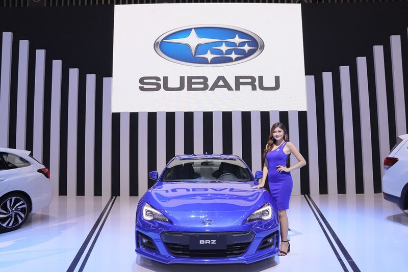 subaru trinh lang 2 mau xe choi moi tai trien lam