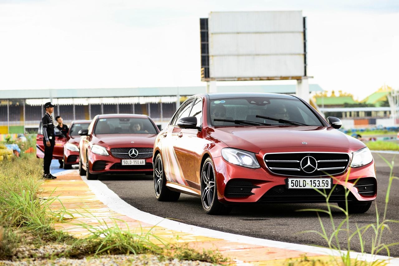 Hào hứng với "Học viện Lái xe an toàn" lần thứ 17 của Mercedes-Benz Việt Nam hao hung voi hoc vien lai xe an toan lan thu 17 cua mercedes benz viet nam