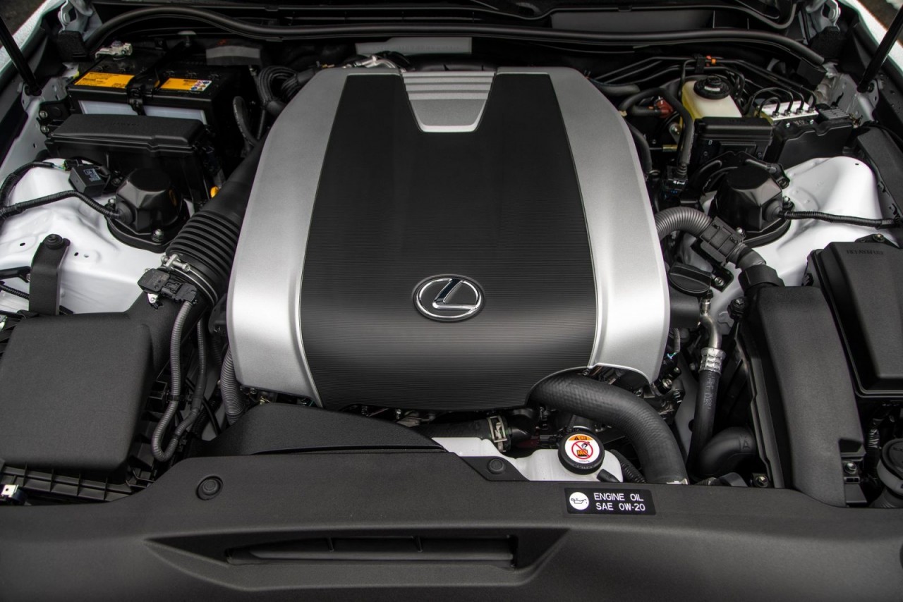 lexus is 2021 ban ra vao thang sau voi gia 39000 usd