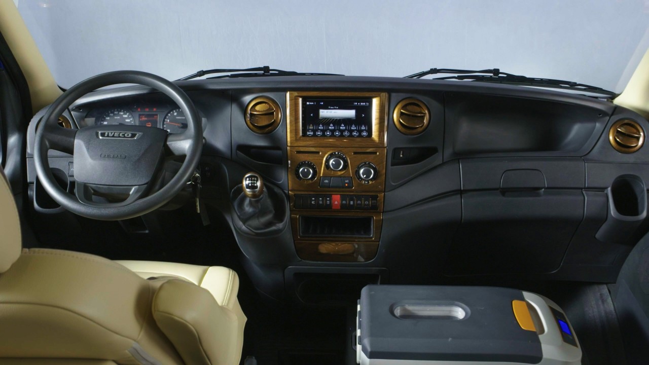 Thaco trình làng xe minibus Iveco Daily hoàn toàn mới thaco trinh lang xe minibus iveco daily hoan toan moi