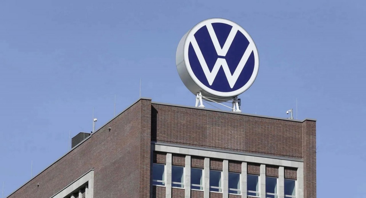 volkswagen can nhac viec ban ducati lamborghini va bentley