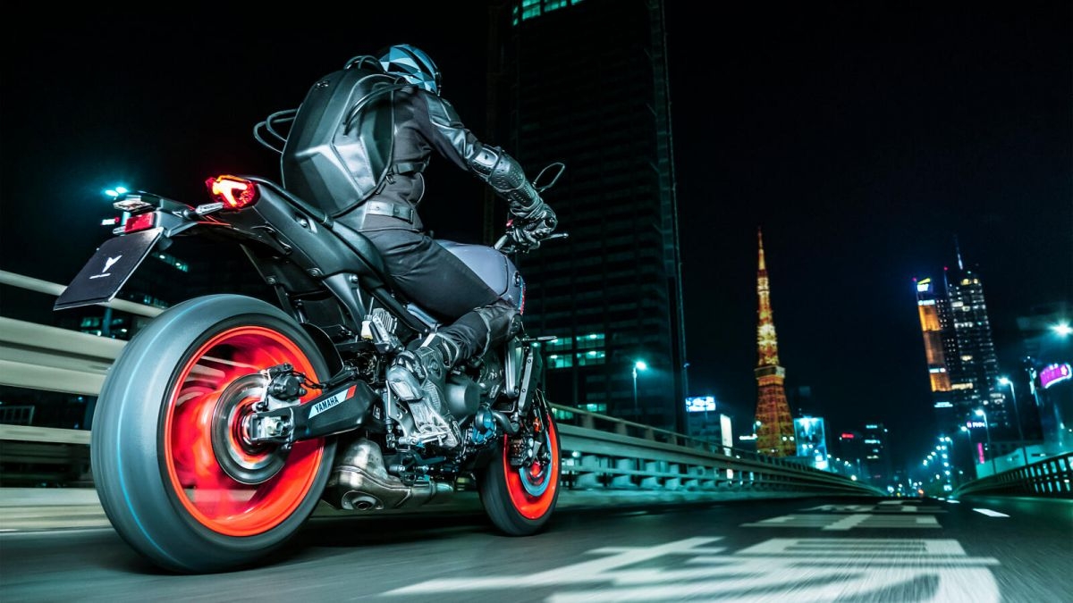 yamaha mt 09 2021 ra mat cong suat len toi 117 ma luc